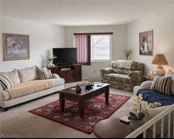 4706-4710 Maple Spur Drive, Stow, OH 44224