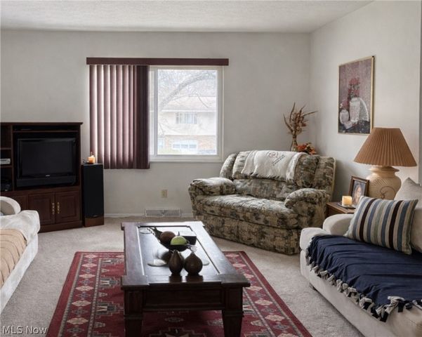 4706-4710 Maple Spur Drive, Stow, OH 44224