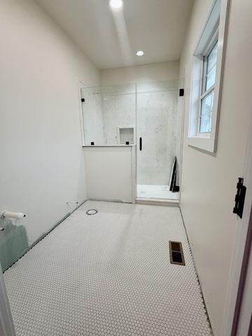 909 Hickory St, Lawrenceburg, TN 38464