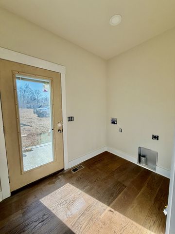 909 Hickory St, Lawrenceburg, TN 38464