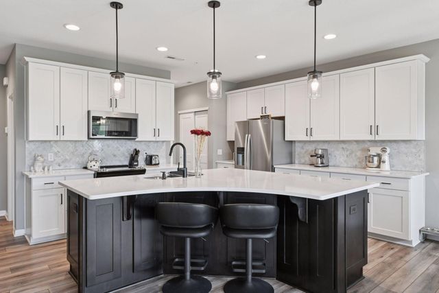 7205 Walnut Grove Way N, Maple Grove, MN 55311