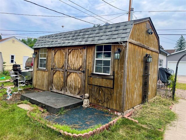 913 Summer Street, Eau Claire, WI 54701