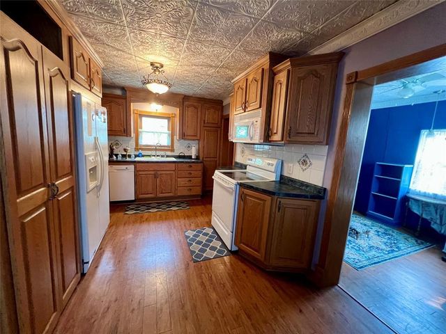 913 Summer Street, Eau Claire, WI 54701