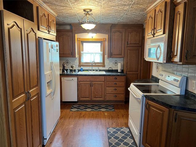 913 Summer Street, Eau Claire, WI 54701