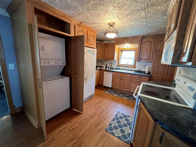 913 Summer Street, Eau Claire, WI 54701