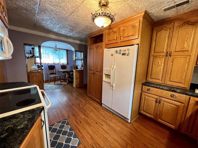 913 Summer Street, Eau Claire, WI 54701