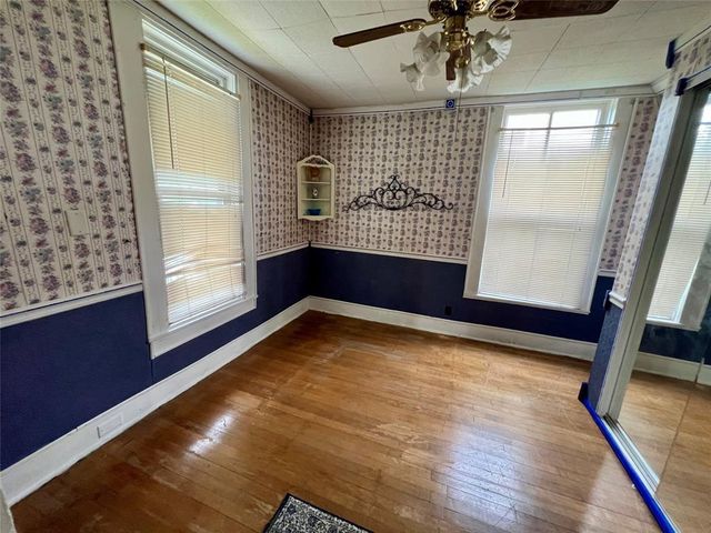 913 Summer Street, Eau Claire, WI 54701