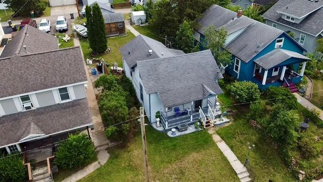 913 Summer Street, Eau Claire, WI 54701