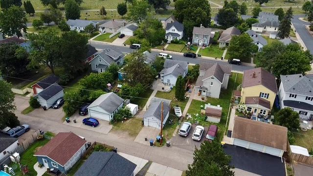 913 Summer Street, Eau Claire, WI 54701