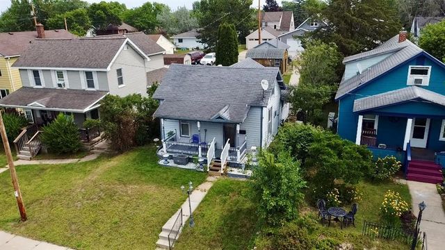 913 Summer Street, Eau Claire, WI 54701