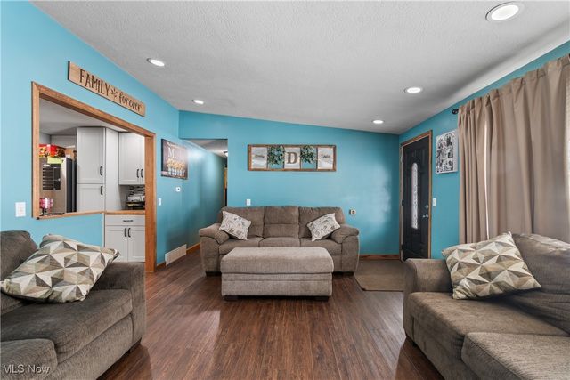 4632 5th Street NW, Canton, OH 44708