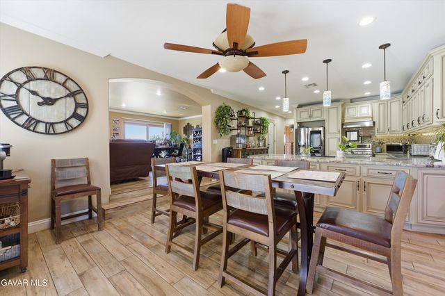 29300 Peregrine Place, Tehachapi, CA 93561