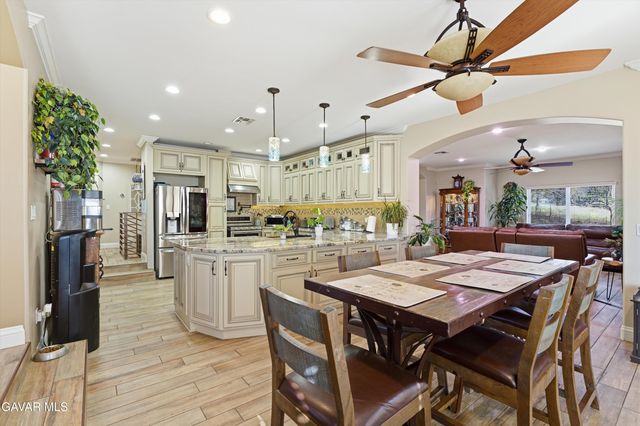 29300 Peregrine Place, Tehachapi, CA 93561