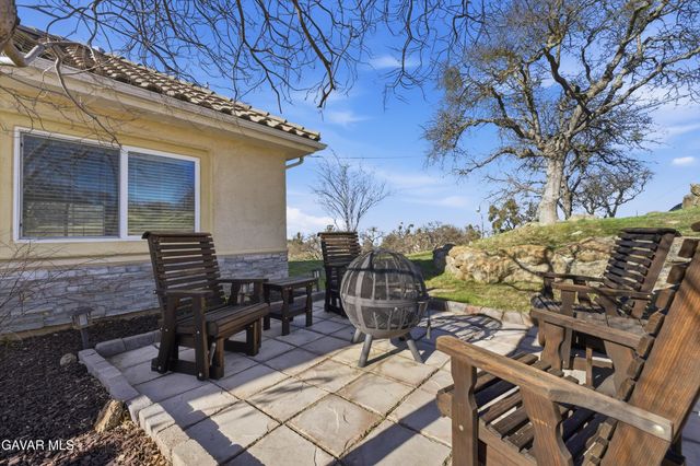 29300 Peregrine Place, Tehachapi, CA 93561