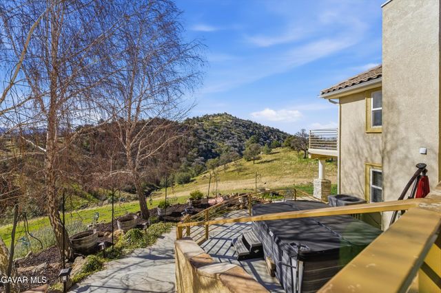 29300 Peregrine Place, Tehachapi, CA 93561