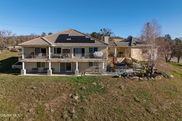 29300 Peregrine Place, Tehachapi, CA 93561