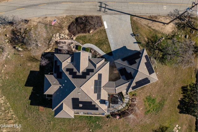 29300 Peregrine Place, Tehachapi, CA 93561