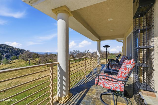 29300 Peregrine Place, Tehachapi, CA 93561