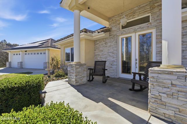 29300 Peregrine Place, Tehachapi, CA 93561