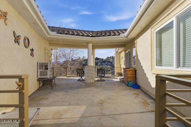 29300 Peregrine Place, Tehachapi, CA 93561