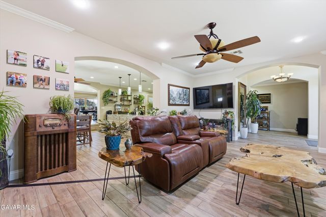 29300 Peregrine Place, Tehachapi, CA 93561