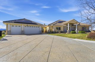 29300 Peregrine Place, Tehachapi, CA 93561