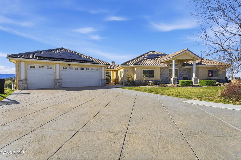 29300 Peregrine Place, Tehachapi, CA 93561