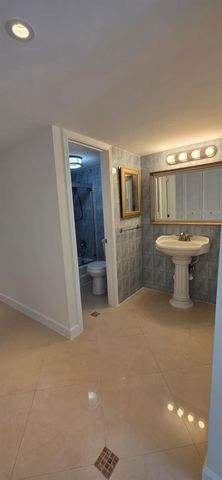 11111 Biscayne Boulevard 4c, Miami, FL 33181
