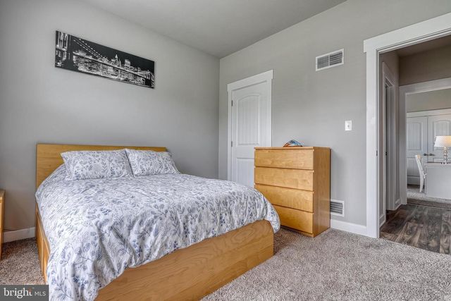 190 WINIFRED DR, Hanover, PA 17331