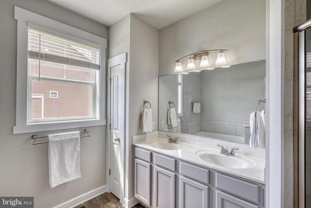 190 WINIFRED DR, Hanover, PA 17331