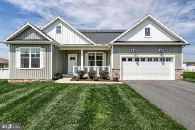 190 WINIFRED DR, Hanover, PA 17331