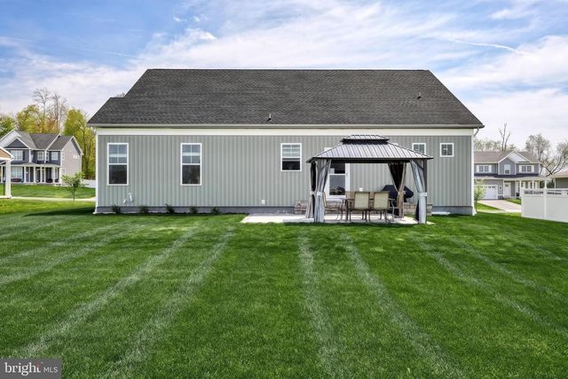 190 WINIFRED DR, Hanover, PA 17331
