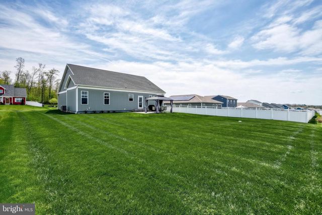 190 WINIFRED DR, Hanover, PA 17331