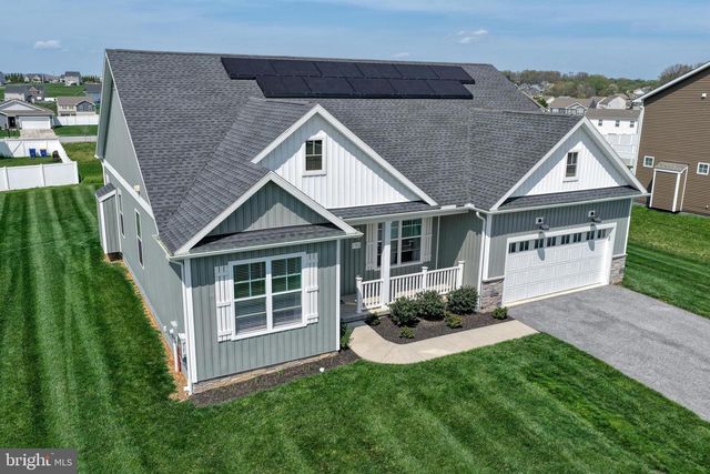 190 WINIFRED DR, Hanover, PA 17331