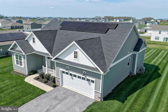 190 WINIFRED DR, Hanover, PA 17331
