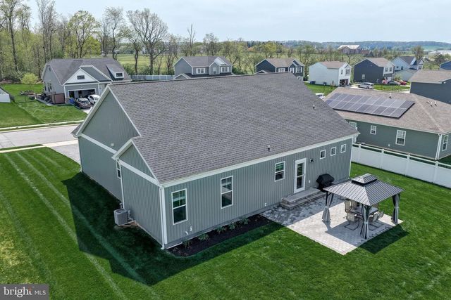 190 WINIFRED DR, Hanover, PA 17331
