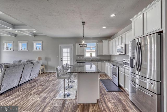 190 WINIFRED DR, Hanover, PA 17331