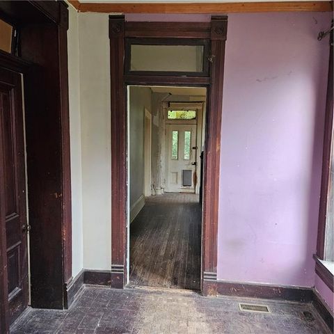 1008 Highland Avenue, Lexington, MO 64067