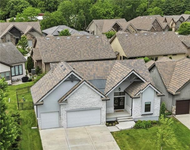 3908 NW Redspire Street, Lee's Summit, MO 64064