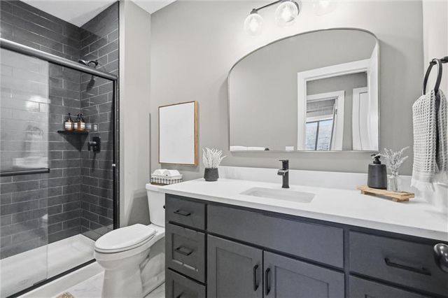3908 NW Redspire Street, Lee's Summit, MO 64064