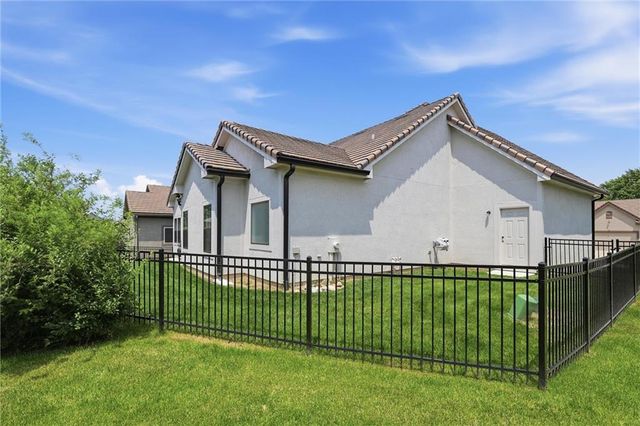 3908 NW Redspire Street, Lee's Summit, MO 64064