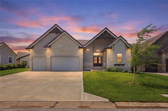 3908 NW Redspire Street, Lee's Summit, MO 64064