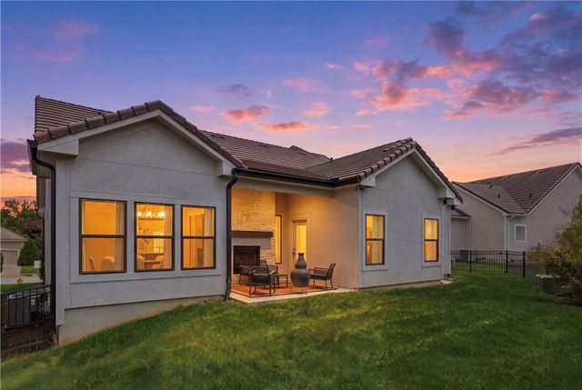 3908 NW Redspire Street, Lee's Summit, MO 64064