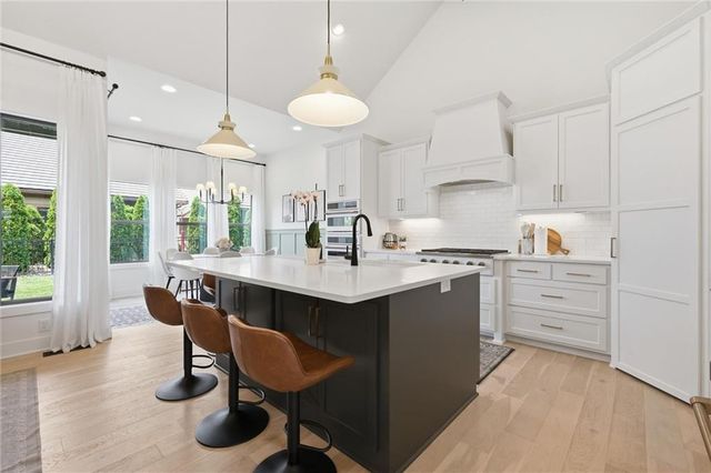3908 NW Redspire Street, Lee's Summit, MO 64064