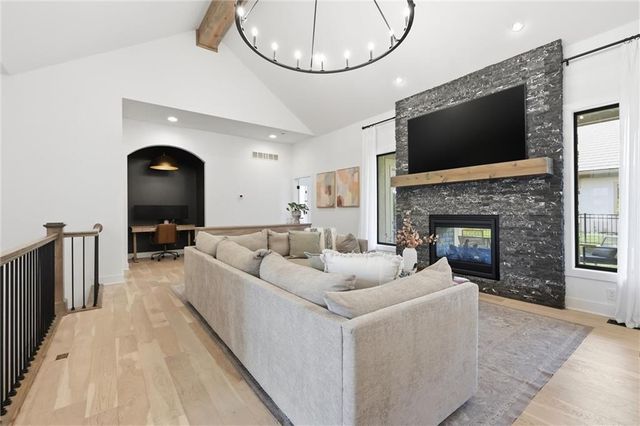 3908 NW Redspire Street, Lee's Summit, MO 64064