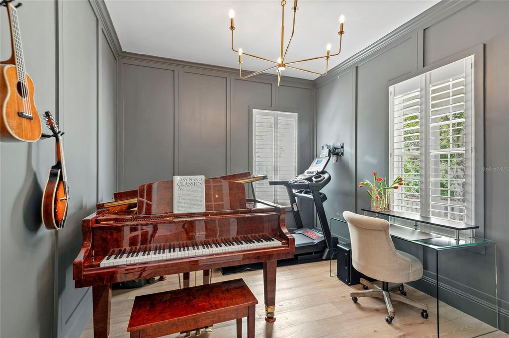 Image 13 of property listing at 2703 DORELL AVENUE, Orlando, FL 32814