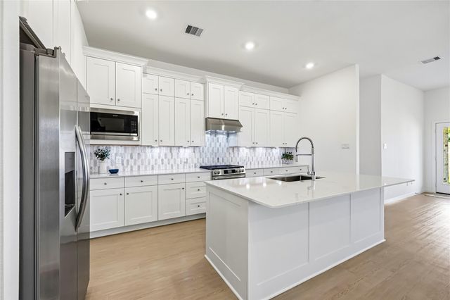 2701 Meridian Springs Drive, Texas City, TX 77568
