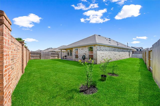 2701 Meridian Springs Drive, Texas City, TX 77568