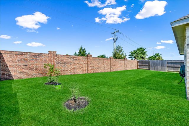 2701 Meridian Springs Drive, Texas City, TX 77568