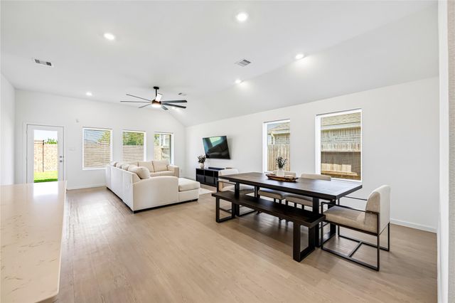2701 Meridian Springs Drive, Texas City, TX 77568